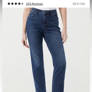 NWOT Gloria Vanderbilt Amanda Stretch Fabric
Womens High Rise Straight Leg Jeans